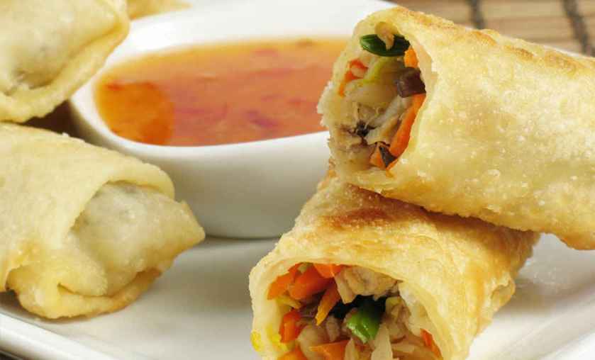 famous-dishes-of-delhi-kathi-roll